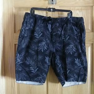 NWOT Men's Sz 40 Tropical Shorts